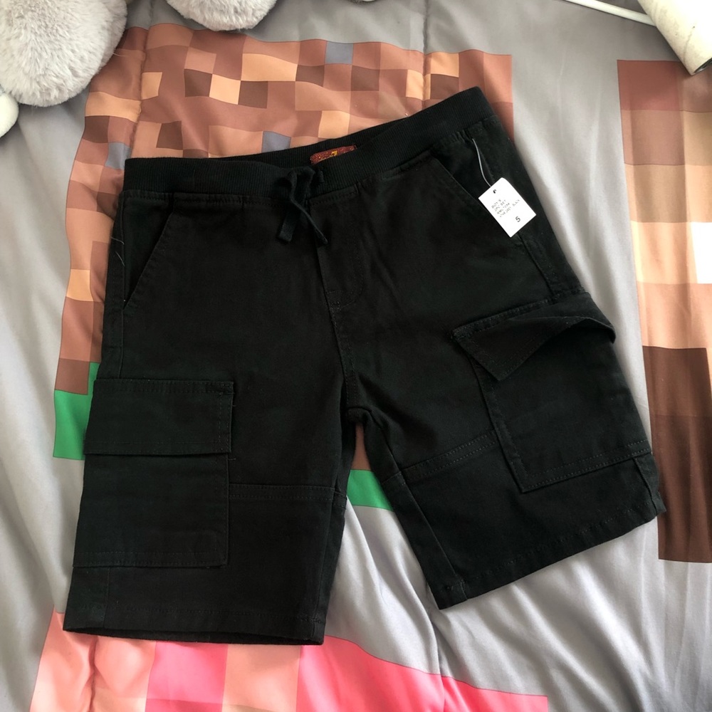 7 new shorts size 5